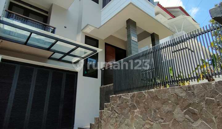 Rumah 2 Lantai Daerah Setiabudi Regency Bandung Rumah 2 Lantai Daerah Setiabudi Regency Bandung