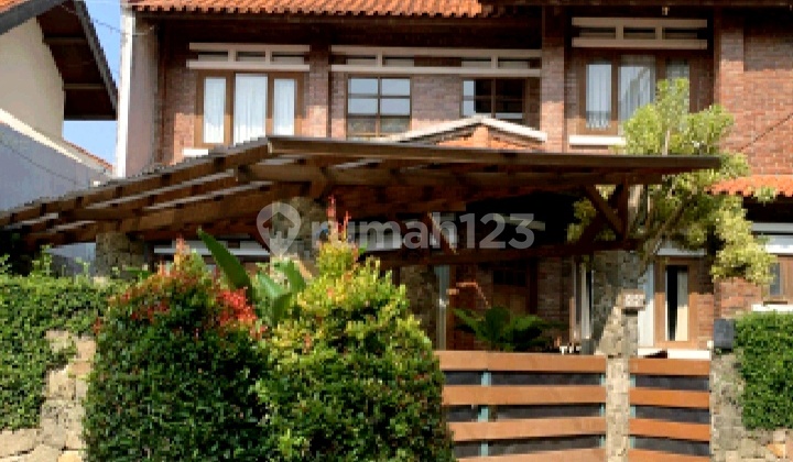 Rumah Unik Daerah Setiabudi Regency Bandung Unfurnished