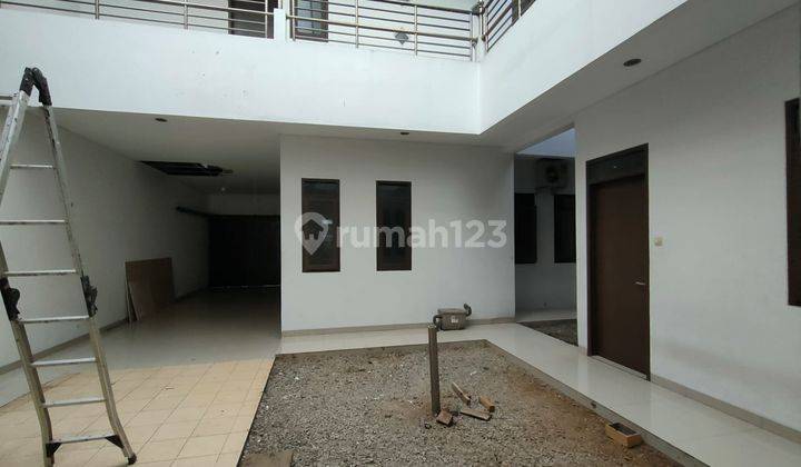 Rumah Luas 2 Lantai Semi Furnished di Cibabat Cimahi Tengah 2