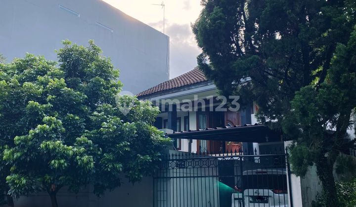 Rumah 2 Lantai Bagus Di Daerah Setra Duta Bandung