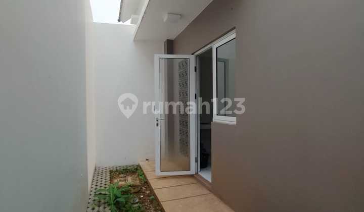 Rumah 2 Lantai Bagus Turun Harga di Daerah Summaarecon Bandung 2