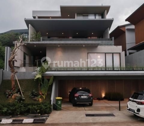 Rumah Mewah 3 Lantai Ada Lift dan Kolam Renang di Dago Resort Bandung 2