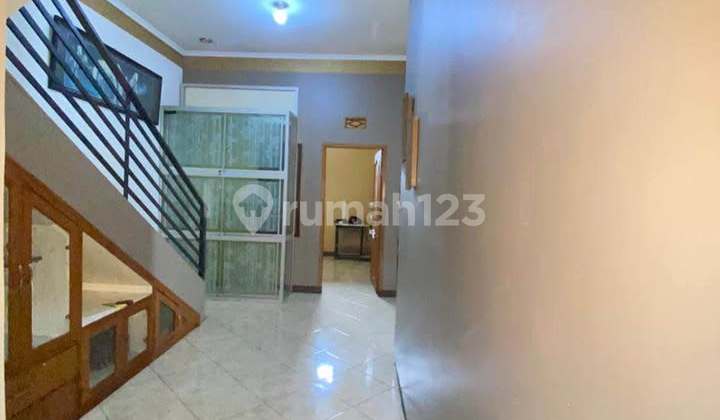 Rumah 2 Lantai Unfurnished Strategis di Daerah Cikutra Bandung 2