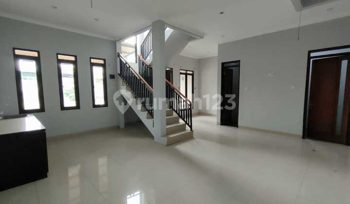 Rumah 2 Lantai Siap Huni Daerah Sumber Sari Bandung 2