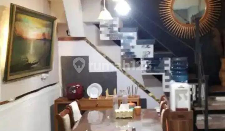 Rumah 2 Lantai Bagus Ada Taman di Daerah Burangrang Bandung 2