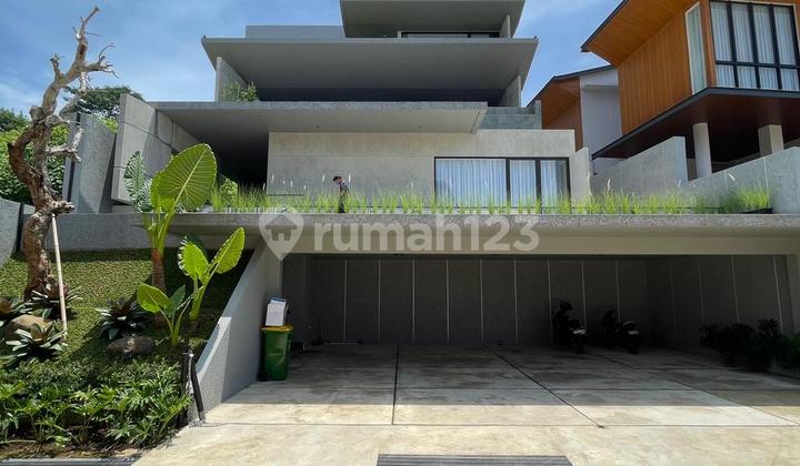 Rumah Mewah 3 Lantai Ada Lift dan Kolam Renang di Dago Resort Bandung Rumah Mewah 3 Lantai Ada Lift dan Kolam Renang di Dago Resort Bandung
