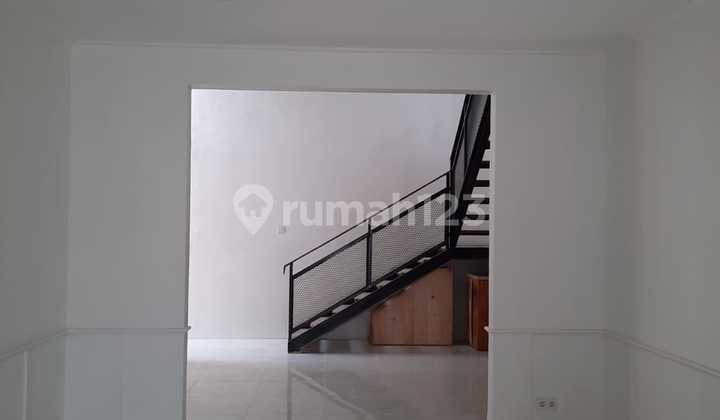 Nice 2-Story House in the Bojong Koneng Area, Bandung 2