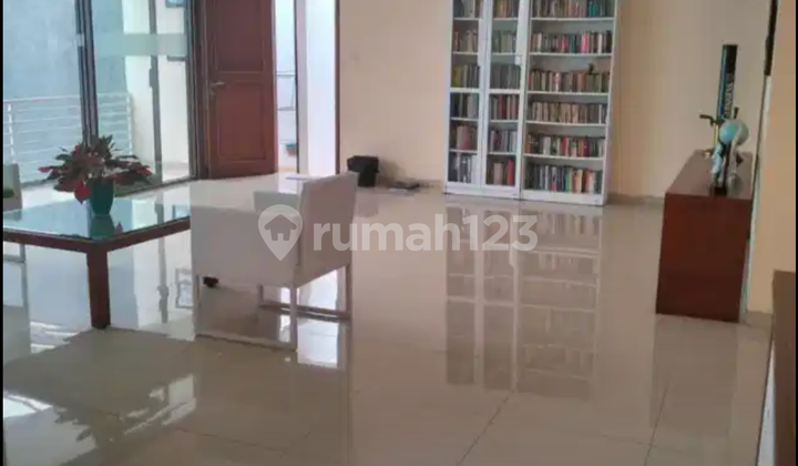 Rumah Bagus 2 Lantai Di Daerah Turangga Bandung  2