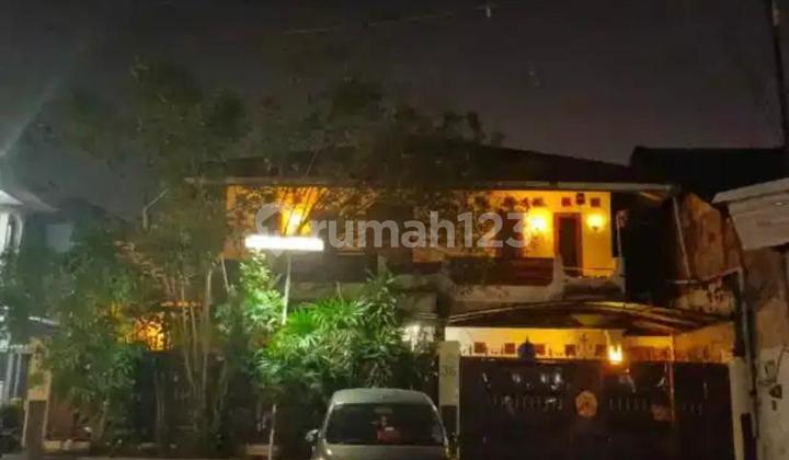 Rumah 2 Lantai Bagus Ada Taman di Daerah Burangrang Bandung