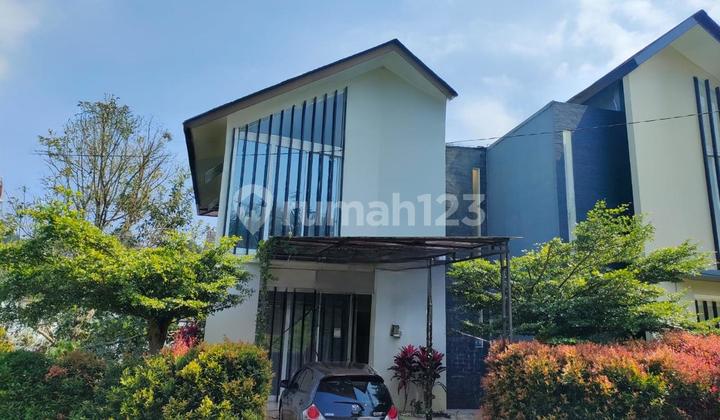 Rumah Bagus Hook 2 Lantai Di daerah Dago Bandung