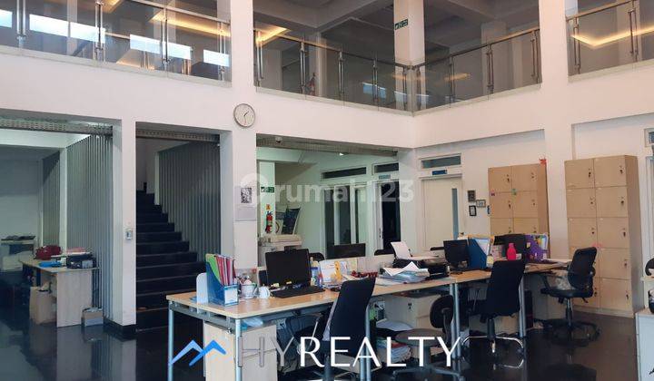 Gedung Kantor 3 Lantai di Sayap Lingkar Selatan 1
