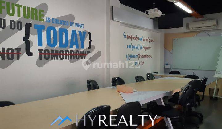 Gedung Kantor 3 Lantai di Sayap Lingkar Selatan 2