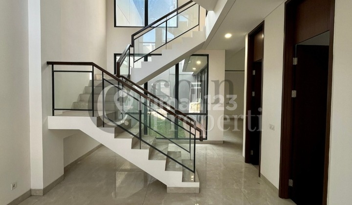 Rumah Baru Mewah Modern 3 Lantai Kota Wisata Cibubur
