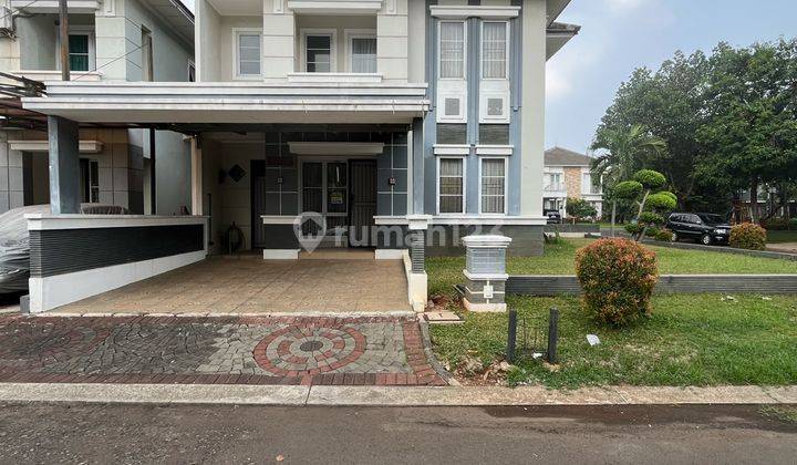 Rumah 2 Lantai Siap Huni Posisi Depan Taman  1