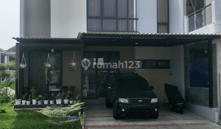 Rumah 2 Lantai Minimalis Modern Posisi Hoek Siap Huni 1