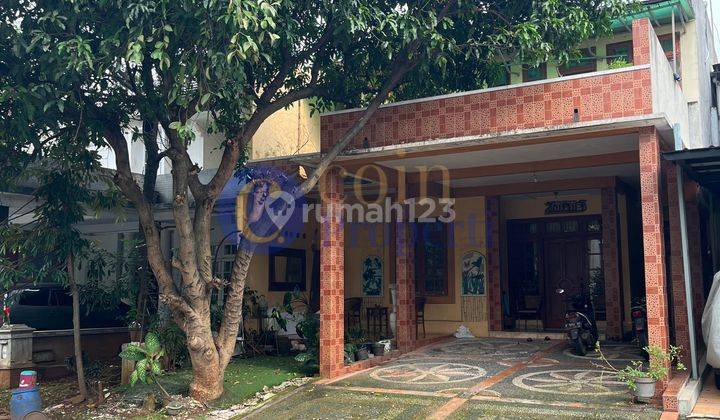 Rumah Tipe Modern 2 Lantai Semi Furnished di Kota Wisata 1