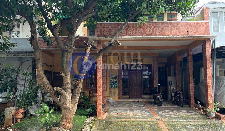 Rumah Tipe Modern 2 Lantai Semi Furnished di Kota Wisata 2