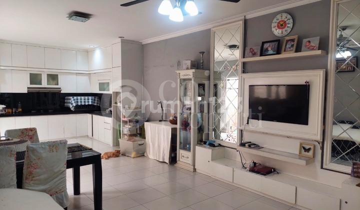 Rumah Cantik 2 Lantai SHM Siap Huni Kota Wisata, Cibubur 2