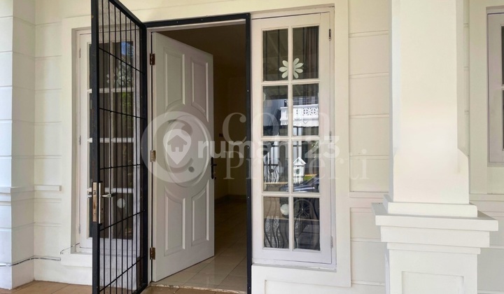 Bebas Banjir Rumah 2 Lantai SHM Kota Wisata, Cibubur 2