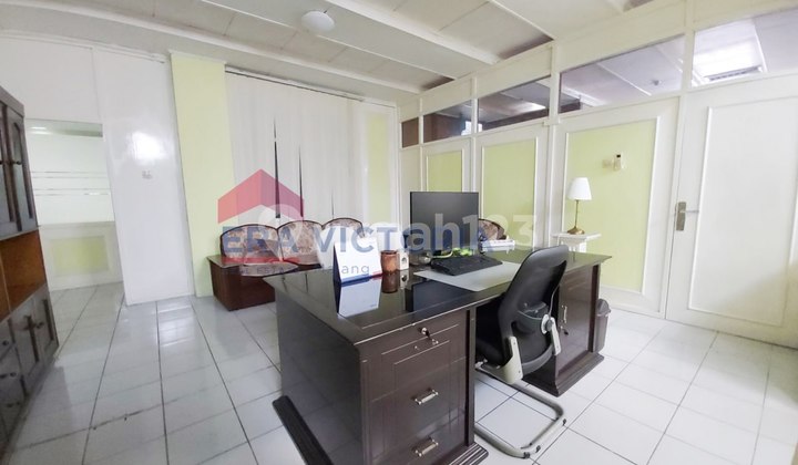 Disewakan Kantor 3 Lantai Siap Pakai di Blok Office Blimbing Disewakan Kantor 3 Lantai Siap Pakai di Blok Office Blimbing