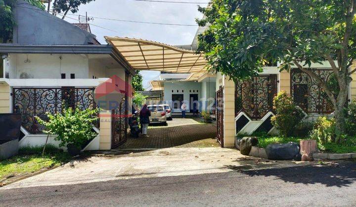 Rumah Mewah, Luas dengan kamar banyak di Kedungkandang Malang 1