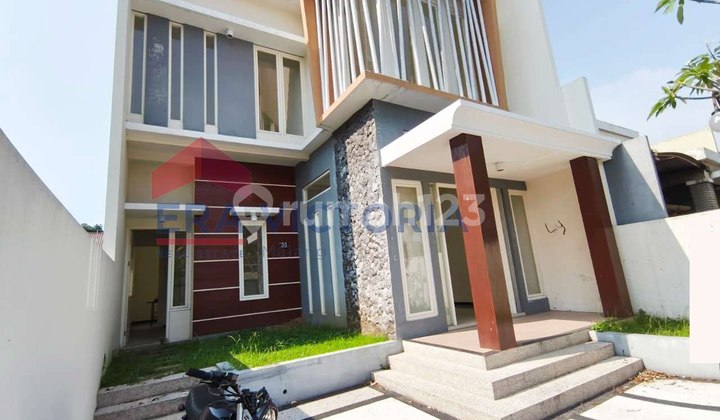 Comfortable 4-Bedroom 2-Story House in the Favorite Cluster in Araya Malang, Complete Housing Facilities Near Persada Hospital, Plaza Araya, Binus Campus, Arjosari Terminal, and Abd Saleh Airport
