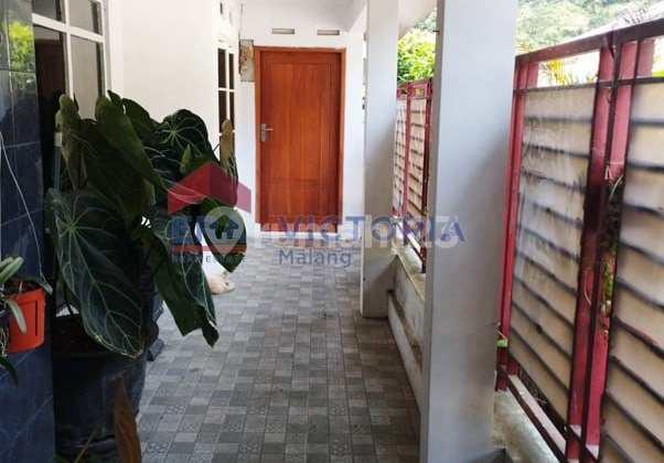 Good House in Excellent Condition Near SMAN 7, Kendalsari Health Center, Prime Area Suitable for Residence or Investment