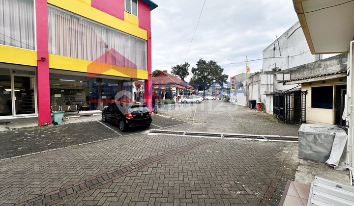Ruang Usaha 3lantai Di Klojen 2