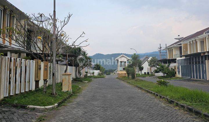 Rumah Full Furnished 2lantai  Di Lawang 2