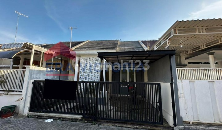 Rumah Bagus Siaphuni Lokasi Dekat Bandara Abd Saleh Dalam Perumahan Nyaman dan Asri, Jalan Perumahan Lebar, Cocok untuk Rumah Tinggal, Investasi atau Disewakan di Pakis Malang