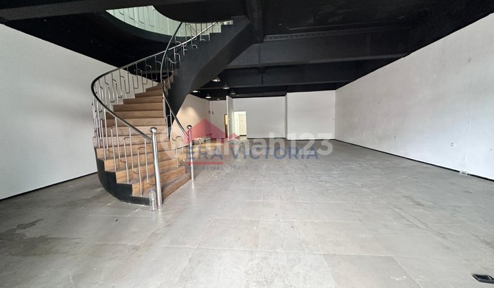 Shophouse in Galunggung Commercial Complex, Malang City, Suitable for Office, F&B, or Mobile Phone Counter 1