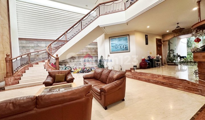 Luxury House in a Strategic and Prestigious Location in the Center of Malang City, Near Brawijaya University, City Square, Culinary Center, and Business Area, Suitable for Residence / Guest House / Clinic