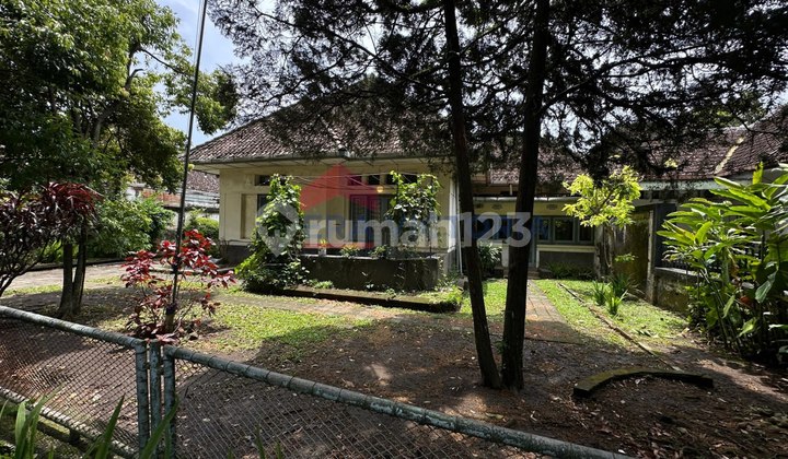 Rumah Vintage 11 Kamar Dekat Pasar Oro Oro Dowo