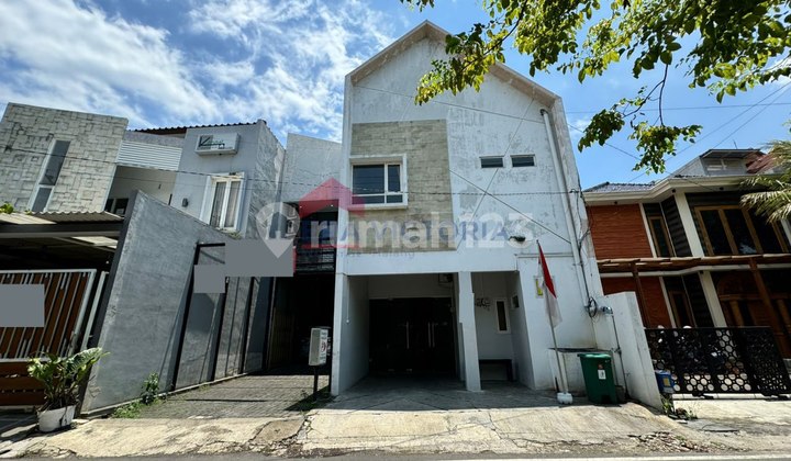 Guest House Can Be Converted into 10-Room Boarding House Fully Furnished Near Ub Campus, Polinema, Soehat Malang City 2