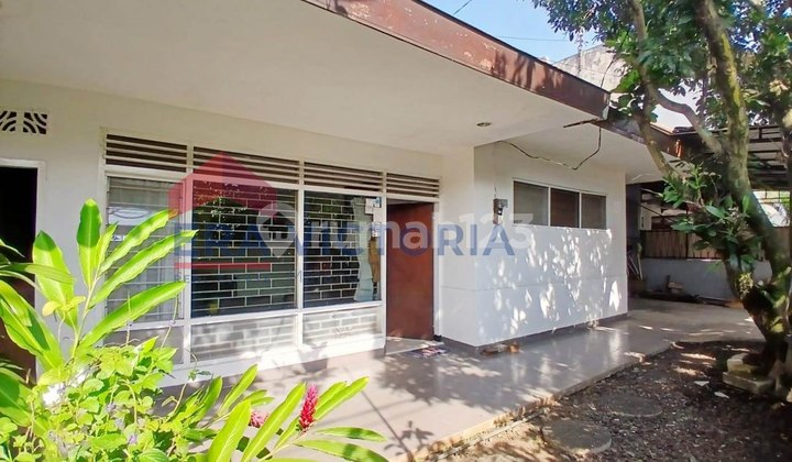 Fully Furnished House in a Quiet Area with One Gate System Near Dieng, University, Mog, Kawi Culinary Center, Malang City