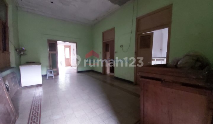 Rumah Hitung Tanah di Lokasi Favorit Gunung - Gunung Klojen, Cocok untuk Tempat Usaha