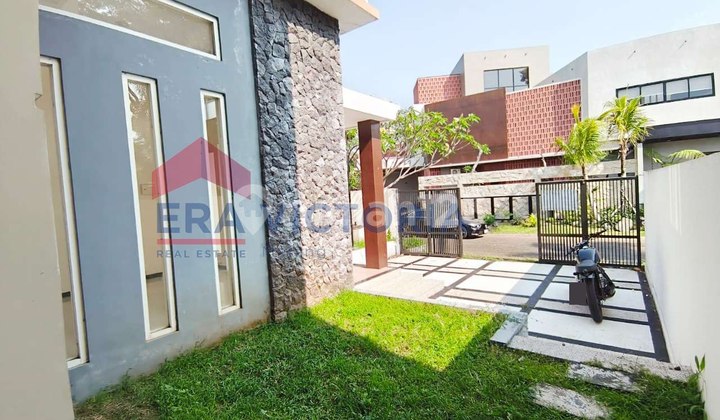 Comfortable 4-Bedroom 2-Story House in the Favorite Cluster in Araya Malang, Complete Housing Facilities Near Persada Hospital, Plaza Araya, Binus Campus, Arjosari Terminal, and Abd Saleh Airport