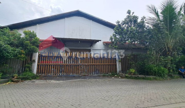 Spacious Warehouse in Malang City Warehouse Area