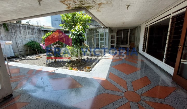 Rumah Luas di Jalan Poros Malang Surabaya Dekat Plaza Telkom 1