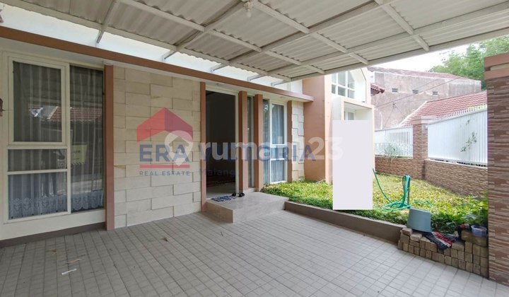 Corner House with 4 Bedrooms near Kostrad and Lawang Toll Gate