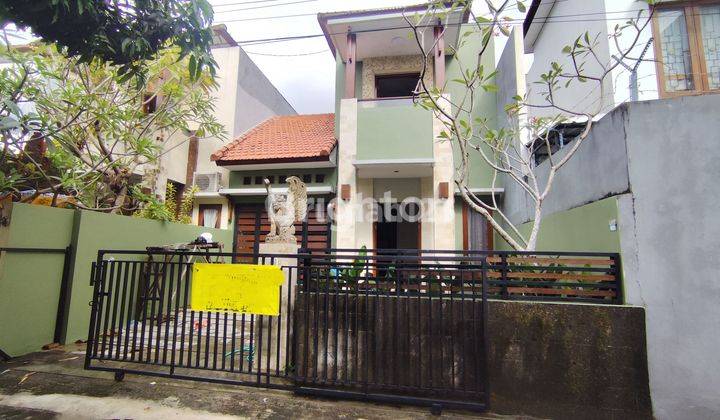 Rumah 2 lantai full furnished dekat Kampus Warmadewa 1