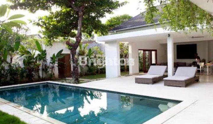 VILLA 2,5 lantai di NUSA DUA 1