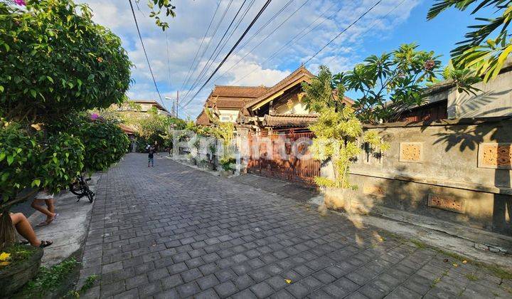 House bonus land near Sanur, jl Kerta rahayu 2