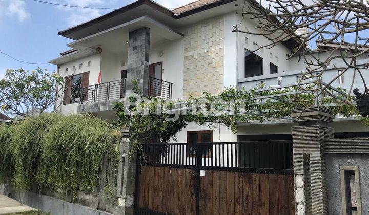 Spacious house with rice field view in Penatih 1