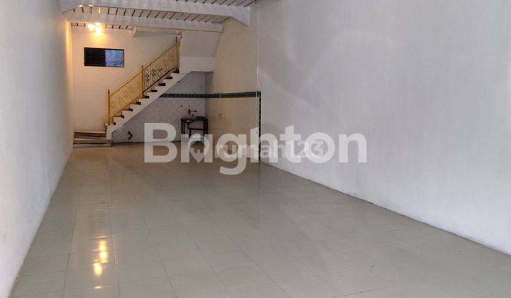 2.5 storey shophouse with large area and high ceilings 2