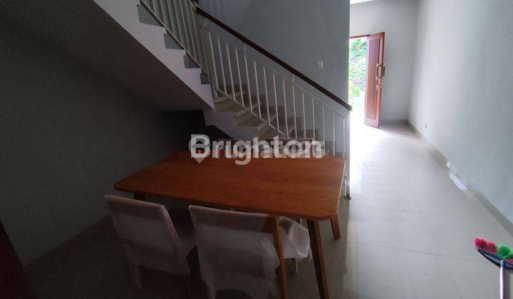 Rumah 2 lantai full furnished dekat Kampus Warmadewa 1