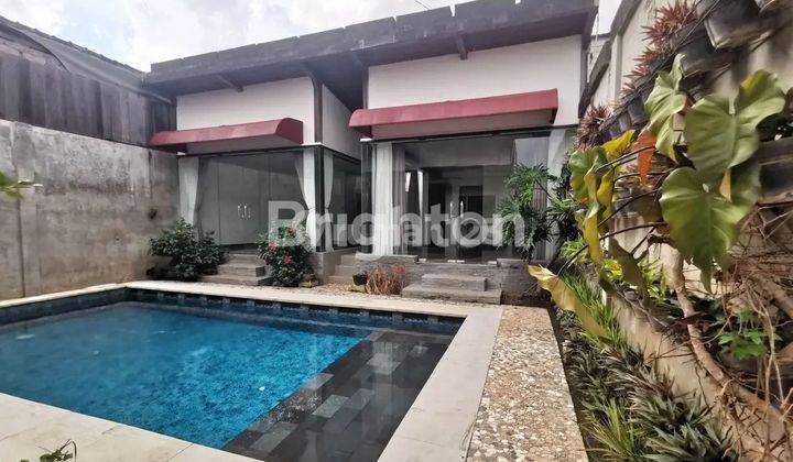 Rumah with pool di Denbar, jalan Imbo 1