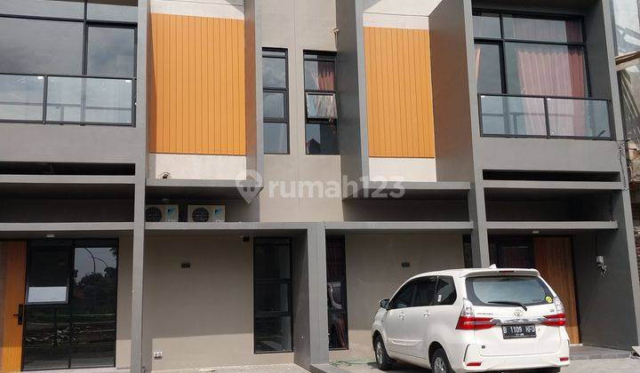 Dijual Rumah Baru 3 Lantai Harga Mulai 900 Jutaan di Kopo Sayati 1