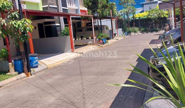 Disewakan Rumah 2 Lantai Grand Sharon Dekat Kolam Renang 1