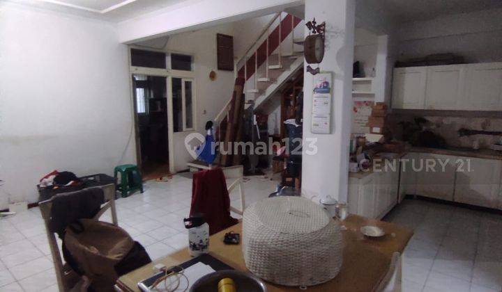 Rumah Cocok Untuk Tempat  Tinggal / Usaha / Kantor Di Turangga 2